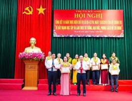 TRƯỜNG MẦM NON KỲ TRINH VINH DỰ ĐÓN NHẬN GIẤY KHEN TẠI HỘI NGHỊ TỔNG KẾT 10 NĂM THỰC HIỆN CHỈ THỊ SỐ 05-CT/TW NGÀY 15/5/2016 CỦA BỘ CHÍNH TRỊ KHOÁ XII VỀ “ ĐẨY MẠNH HỌC TẬP VÀ LÀM THEO TƯ TƯỞNG, ĐẠO ĐỨC, PHONG CÁCH HỒ CHÍ MINH”