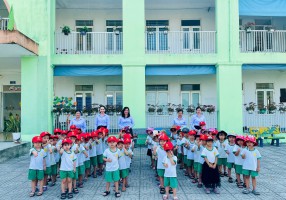 HOẠT ĐỘNG TRẢI NGHIỆM "THAM QUAN CÁNH ĐỒNG LÚA QUÊ EM" DÀNH CHO KHỐI 3, 4 TUỔI TRƯỜNG MẦM NON KỲ TRINH