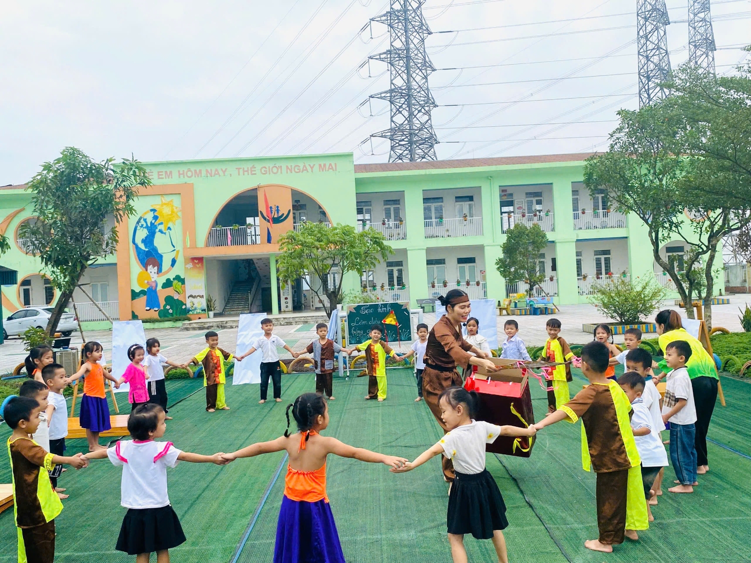 TRƯỜNG MẦM NON KỲ TRINH SÔI NỔI CÁC HOẠT ĐỘNG CHÀO MỪNG NGÀY NHÀ GIÁO VIỆT NAM