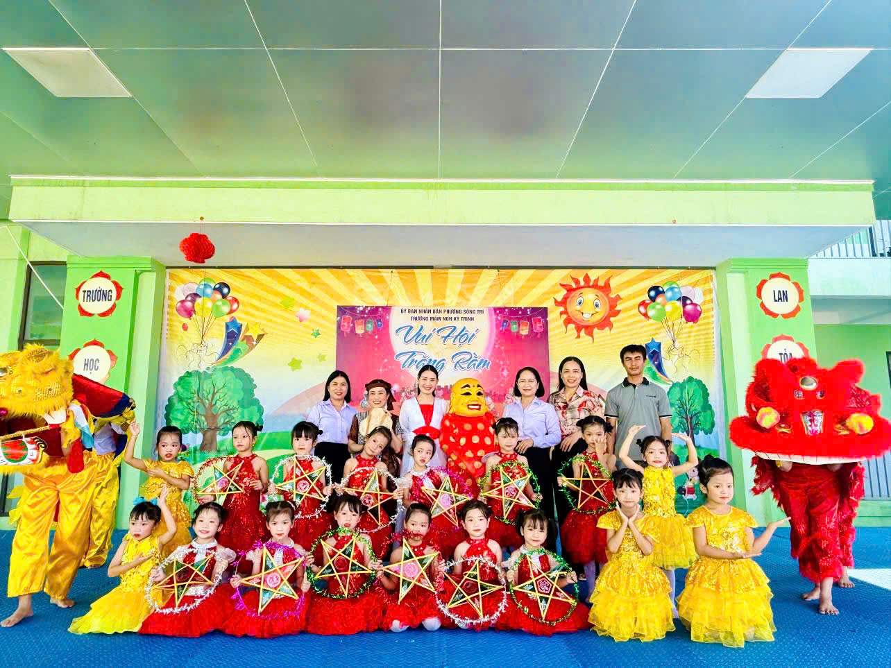 TRƯỜNG MẦM NON KỲ TRINH TỔ CHỨC CHƯƠNG TRÌNH "VUI HỘI TRĂNG RẰM"