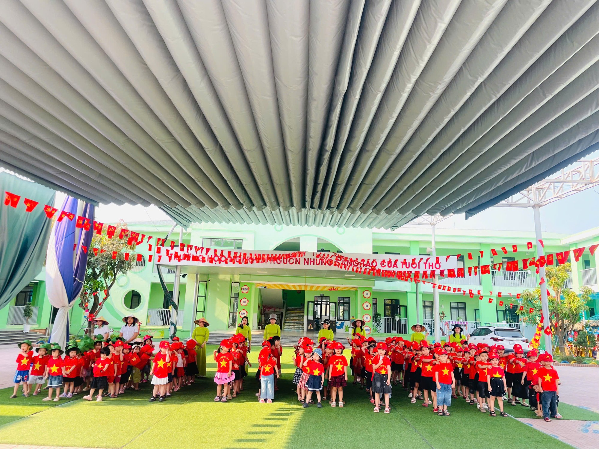 CHUỖI HOẠT ĐỘNG TRẢI NGHIỆM Ý NGHĨA CHÀO MỪNG 30/4 CỦA CÁC BẠN NHỎ TRƯỜNG MẦM NON KỲ TRINH